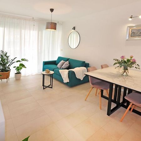 Family Apartment Noel - Omiš Buitenkant foto