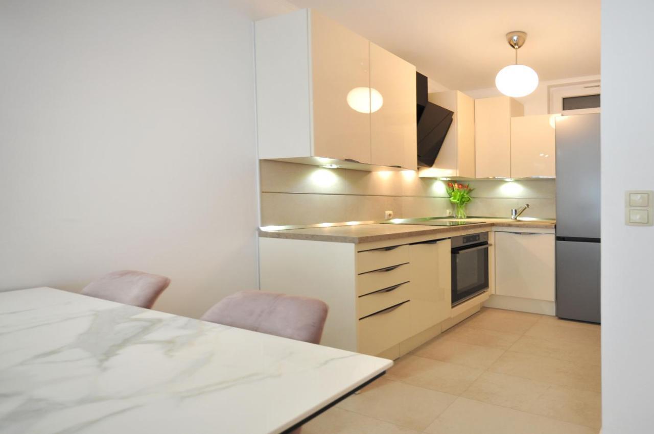 Family Apartment Noel - Omiš Buitenkant foto