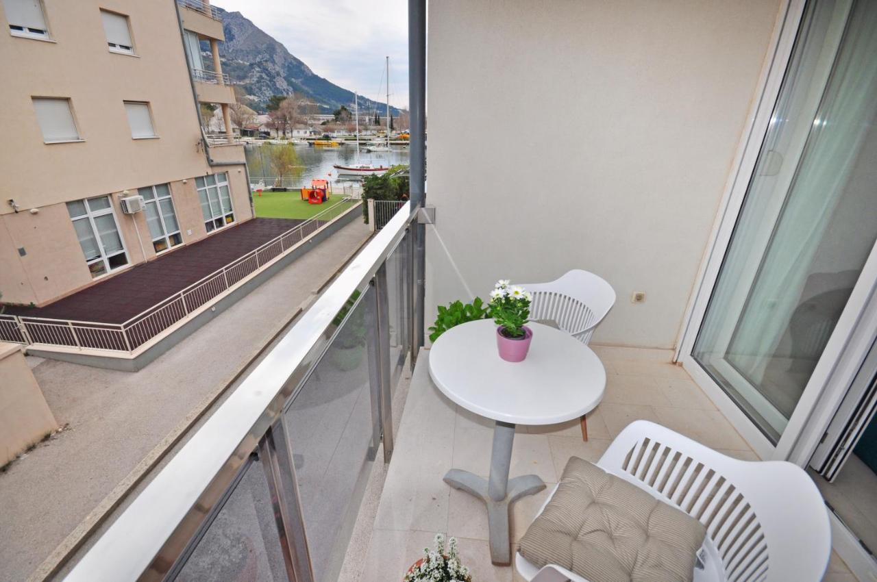 Family Apartment Noel - Omiš Buitenkant foto