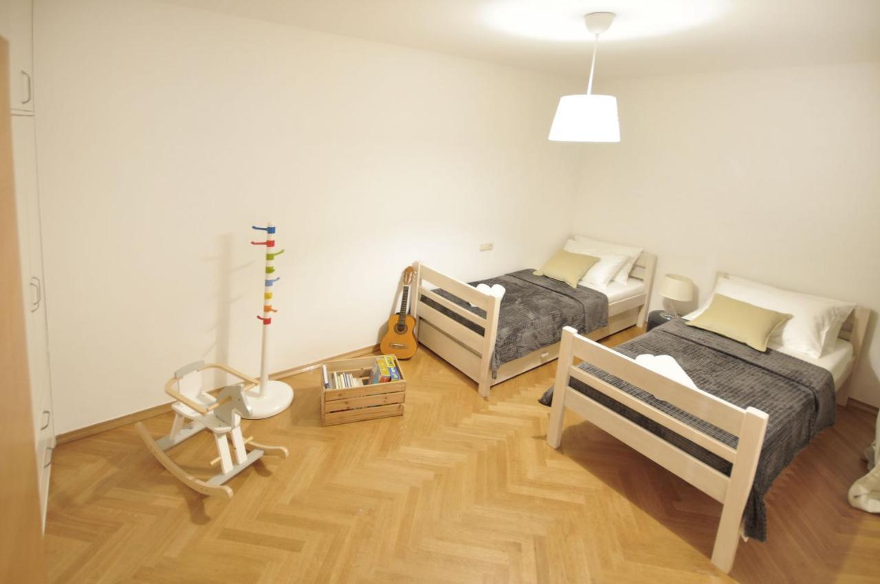 Family Apartment Noel - Omiš Buitenkant foto
