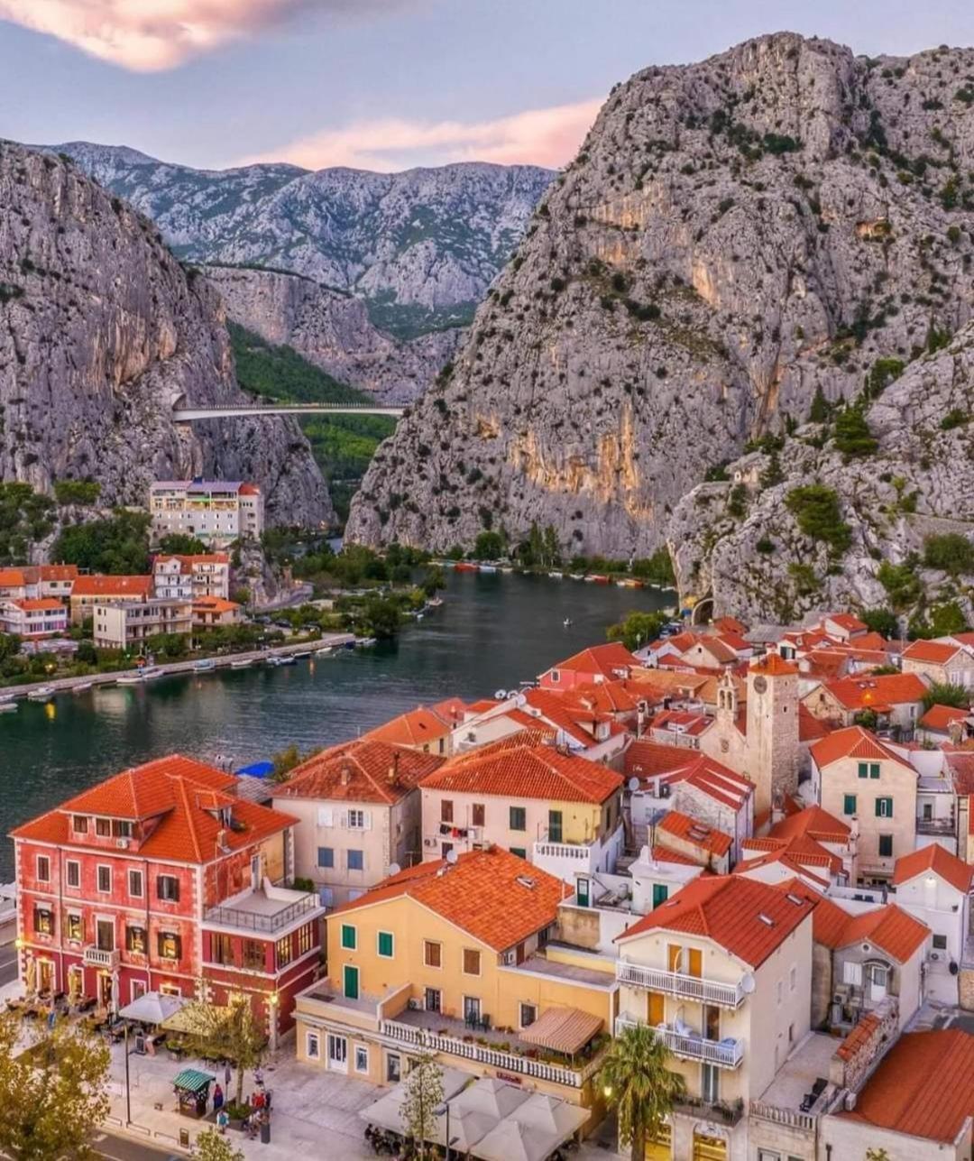 Family Apartment Noel - Omiš Buitenkant foto